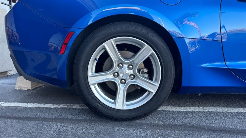 2018 Chevrolet Camaro LT Convertible - Photo 21 - Lake Havasu City, AZ 86403