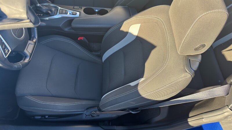 2018 Chevrolet Camaro LT Convertible - Photo 14 - Lake Havasu City, AZ 86403