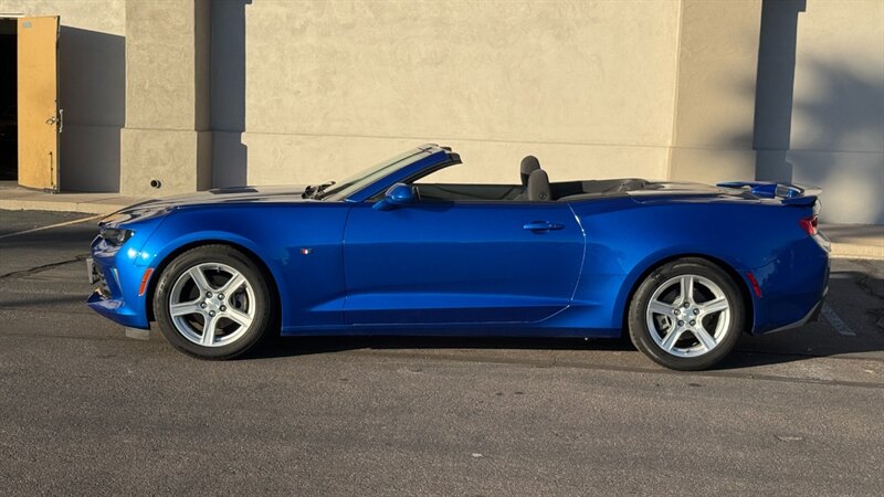 2018 Chevrolet Camaro LT Convertible - Photo 2 - Lake Havasu City, AZ 86403