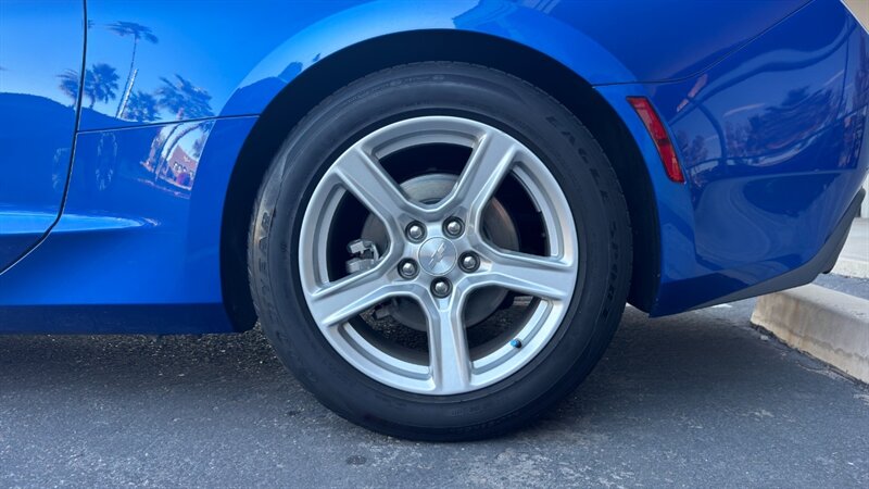 2018 Chevrolet Camaro LT Convertible - Photo 22 - Lake Havasu City, AZ 86403