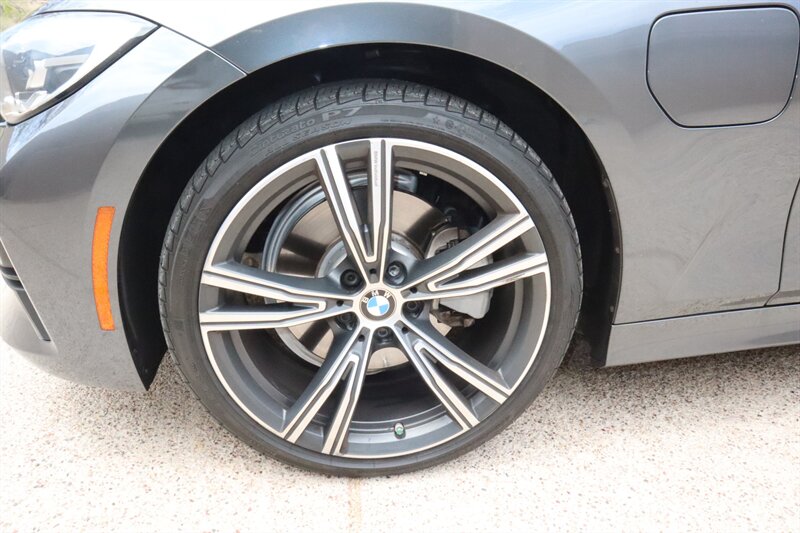 2021 BMW 330e - Photo 18 - Fountain Hills, AZ 85268