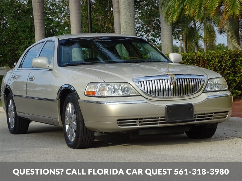2004 Lincoln Town Car Ultimate  Limited - Photo 1 - West Palm Beach, FL 33411