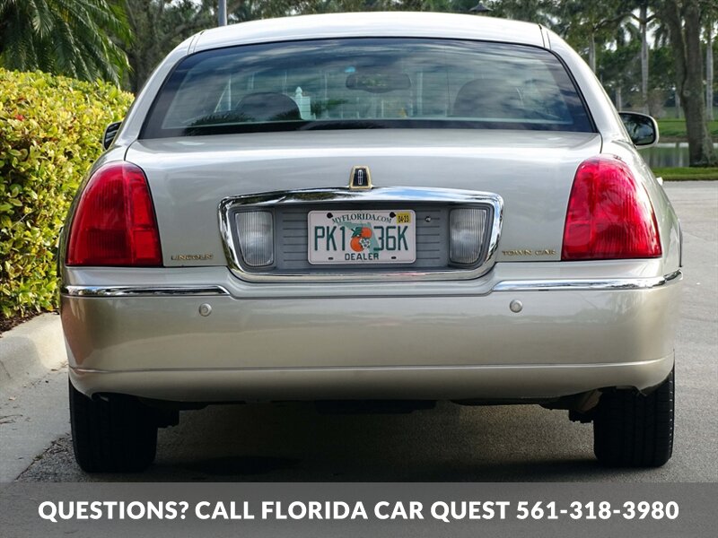 2004 Lincoln Town Car Ultimate  Limited - Photo 9 - West Palm Beach, FL 33411