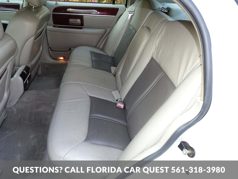 2004 Lincoln Town Car Ultimate  Limited - Photo 31 - West Palm Beach, FL 33411