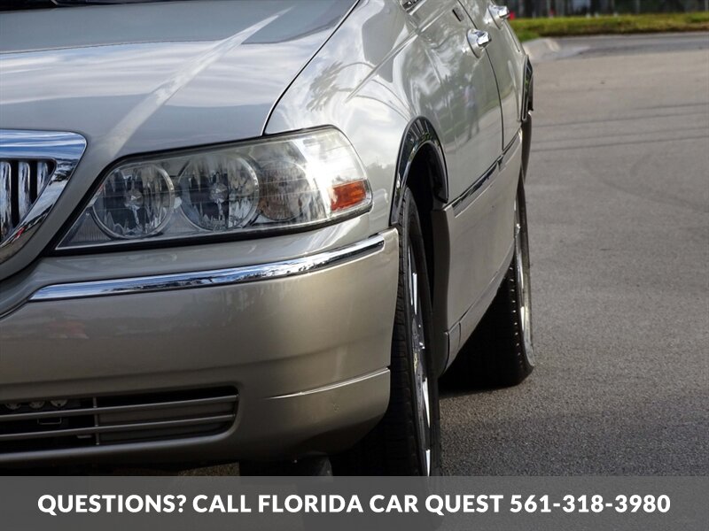 2004 Lincoln Town Car Ultimate  Limited - Photo 21 - West Palm Beach, FL 33411