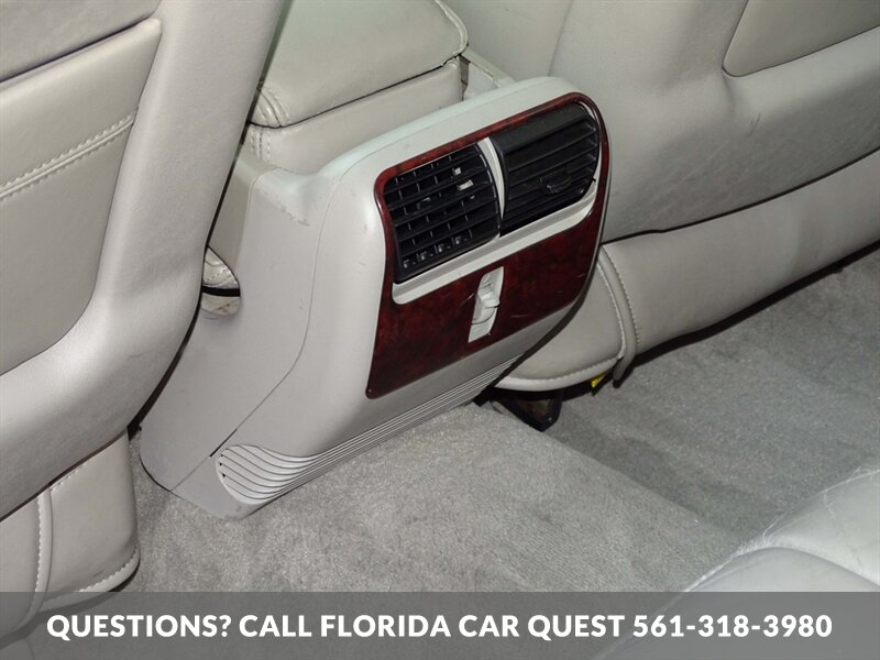 2004 Lincoln Town Car Ultimate  Limited - Photo 33 - West Palm Beach, FL 33411