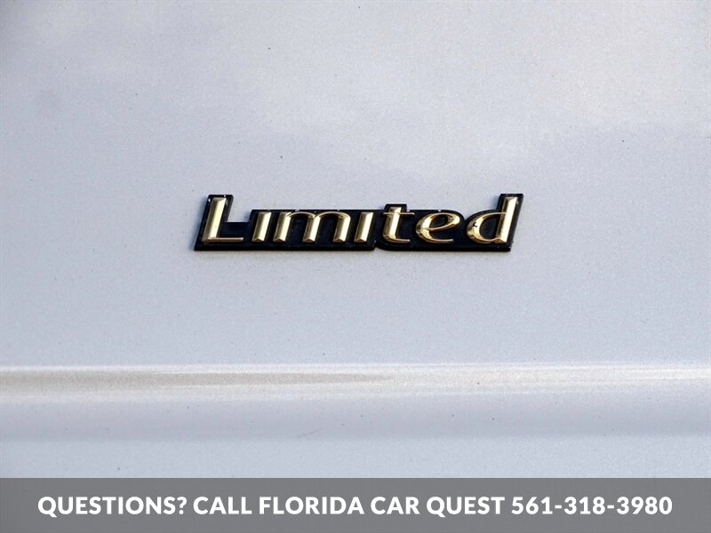 2004 Lincoln Town Car Ultimate  Limited - Photo 22 - West Palm Beach, FL 33411