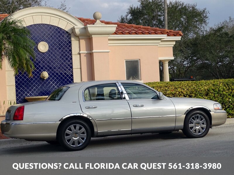 2004 Lincoln Town Car Ultimate  Limited - Photo 13 - West Palm Beach, FL 33411