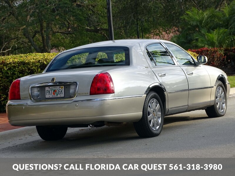 2004 Lincoln Town Car Ultimate  Limited - Photo 12 - West Palm Beach, FL 33411