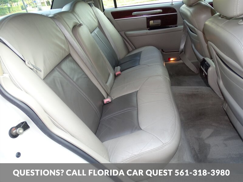 2004 Lincoln Town Car Ultimate  Limited - Photo 30 - West Palm Beach, FL 33411