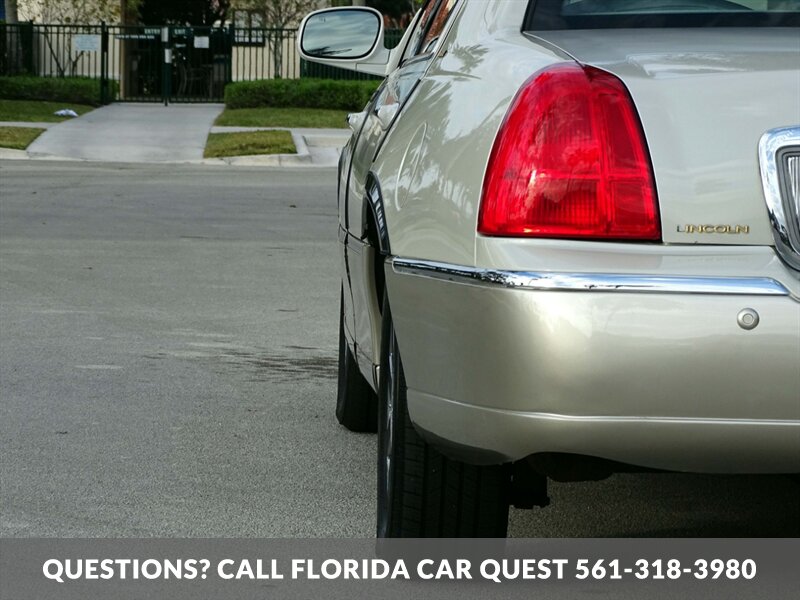 2004 Lincoln Town Car Ultimate  Limited - Photo 10 - West Palm Beach, FL 33411