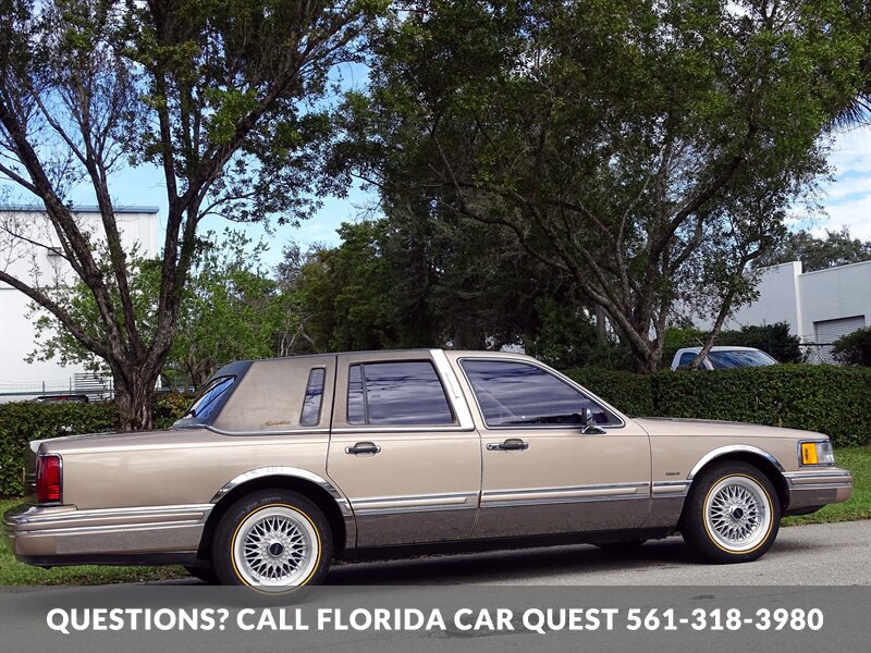1992 Lincoln Town Car Signature   - Photo 16 - West Palm Beach, FL 33411