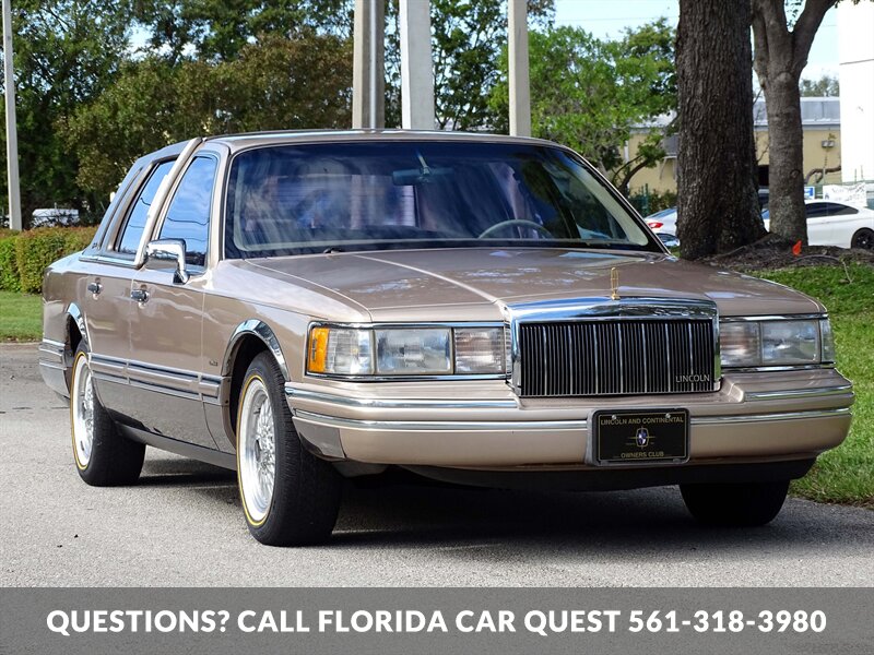 1992 Lincoln Town Car Signature   - Photo 1 - West Palm Beach, FL 33411