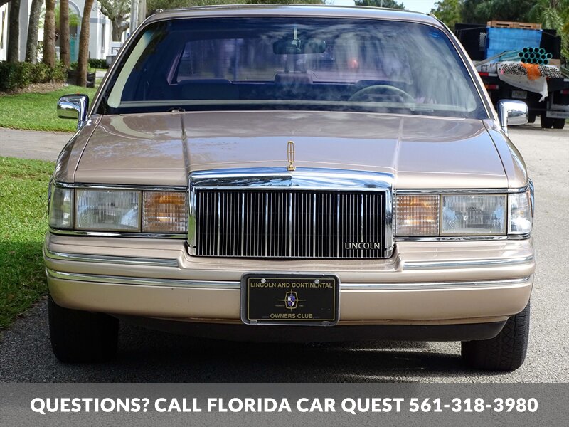 1992 Lincoln Town Car Signature   - Photo 2 - West Palm Beach, FL 33411