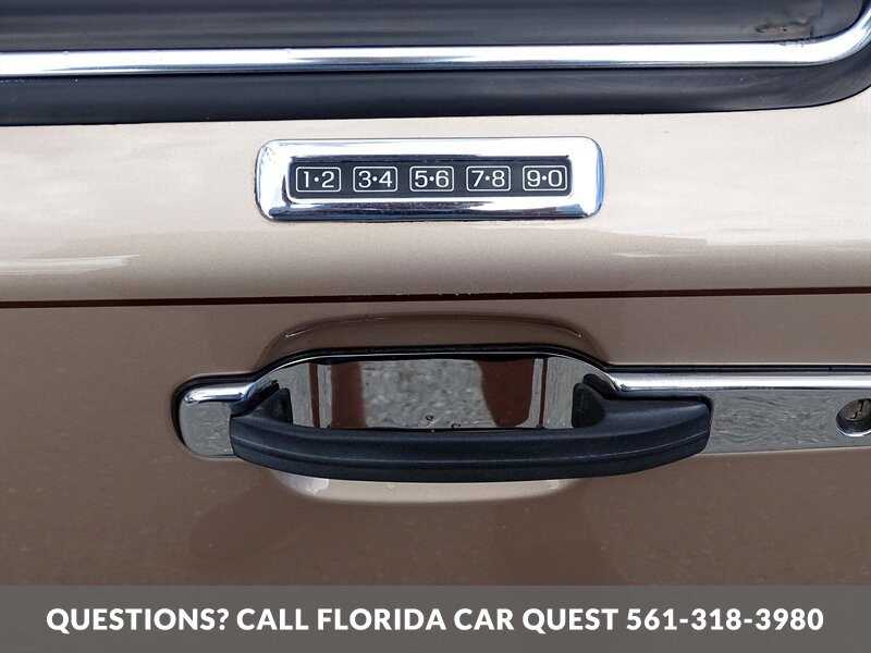 1992 Lincoln Town Car Signature   - Photo 47 - West Palm Beach, FL 33411