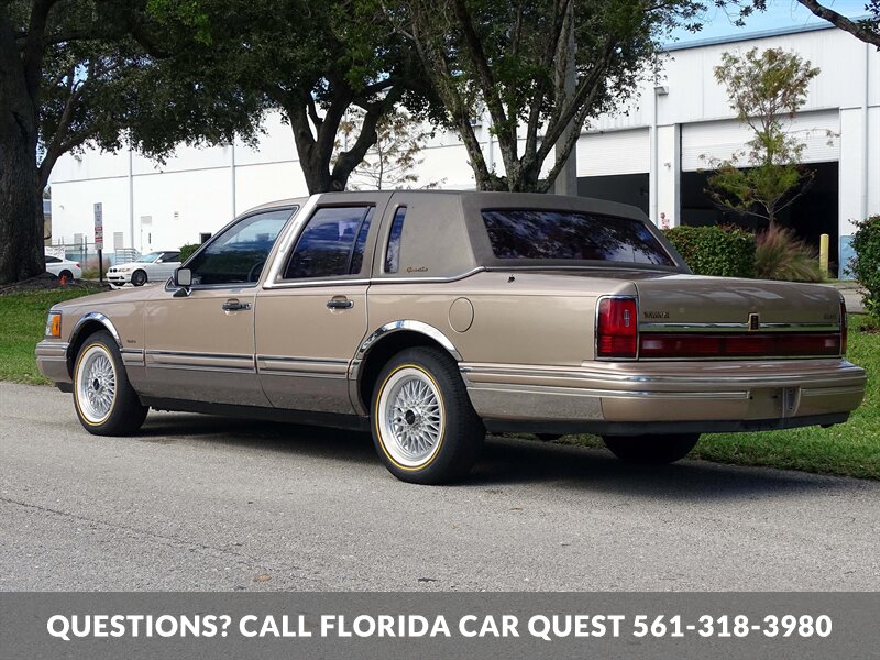1992 Lincoln Town Car Signature   - Photo 8 - West Palm Beach, FL 33411