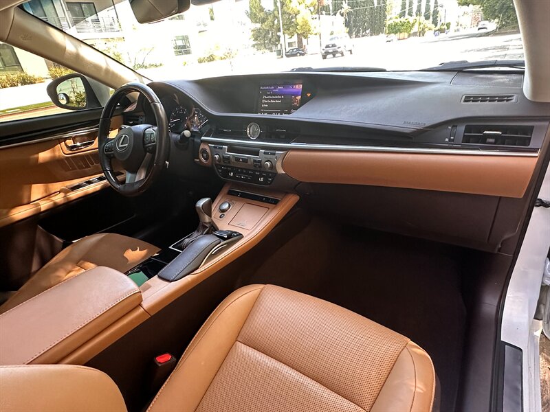 2018 Lexus ES 350 photo