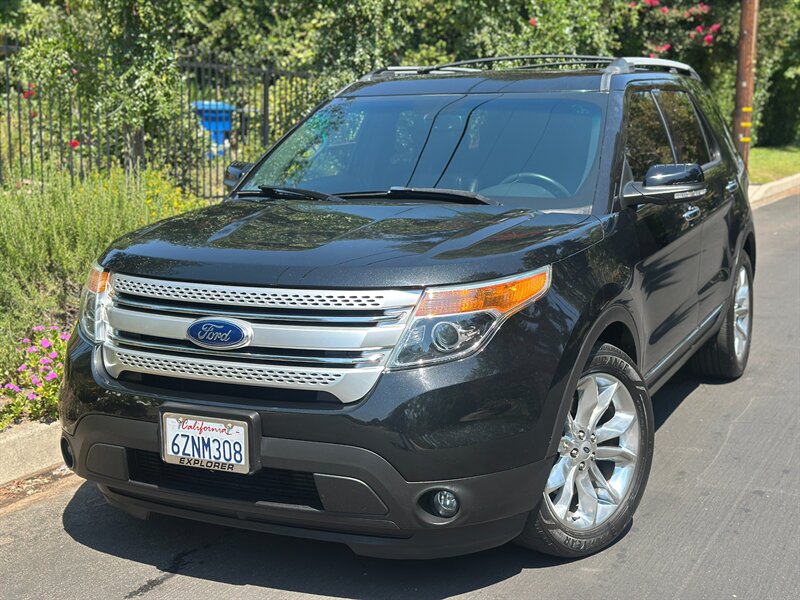 2013 Ford Explorer XLT   - Photo 1 - Valley Village, CA 91607
