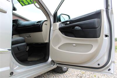 2012 Chrysler Town & Country Touring-L   - Photo 40 - Maxwell, IN 46154