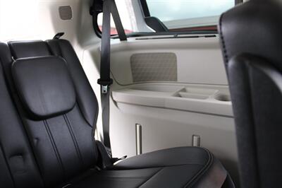 2012 Chrysler Town & Country Touring-L   - Photo 21 - Maxwell, IN 46154