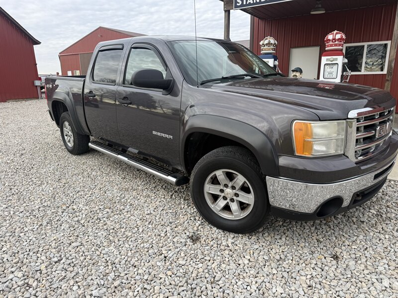 2010 GMC Sierra 1500 SLE   - Photo 1 - Shirley, IN 47384