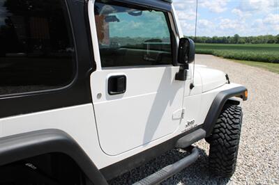 2006 Jeep Wrangler SE SE 2dr SUV   - Photo 17 - Maxwell, IN 46154