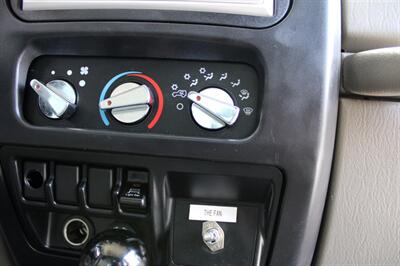 2006 Jeep Wrangler SE SE 2dr SUV   - Photo 32 - Maxwell, IN 46154