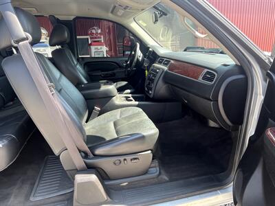 2013 GMC Sierra 2500 SLT   - Photo 13 - Shirley, IN 47384