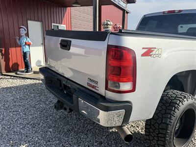 2013 GMC Sierra 2500 SLT   - Photo 31 - Shirley, IN 47384