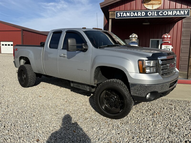 2013 GMC Sierra 2500 SLT   - Photo 1 - Shirley, IN 47384