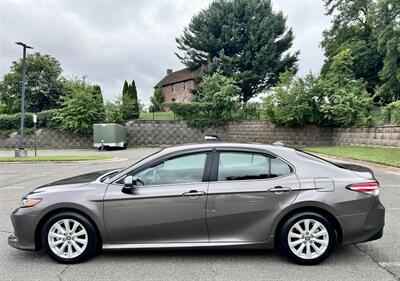 2020 Toyota Camry LE   - Photo 8 - Manassas, VA 20110