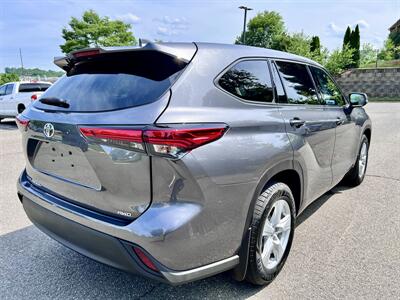 2021 Toyota Highlander L   - Photo 4 - Manassas, VA 20110