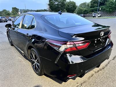 2021 Toyota Camry SE   - Photo 7 - Manassas, VA 20110