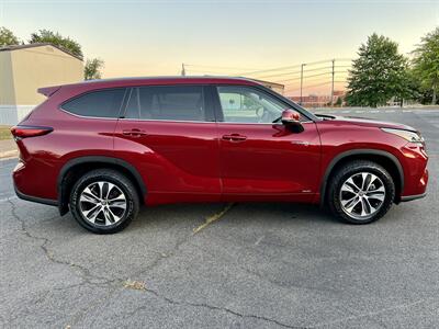 2020 Toyota Highlander Hybrid XLE   - Photo 4 - Manassas, VA 20110