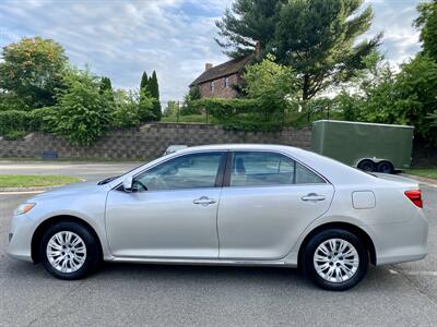 2014 Toyota Camry LE   - Photo 8 - Manassas, VA 20110