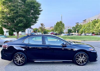 2022 Toyota Camry SE   - Photo 4 - Manassas, VA 20110