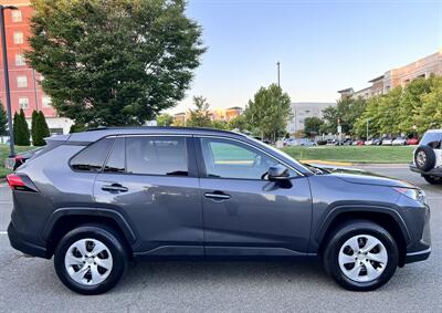 2019 Toyota RAV4 LE   - Photo 4 - Manassas, VA 20110