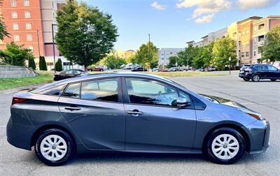 2022 Toyota Prius LE   - Photo 4 - Manassas, VA 20110