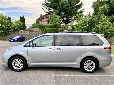 2013 Toyota Sienna XLE 8-Passenger   - Photo 8 - Manassas, VA 20110