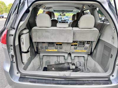 2013 Toyota Sienna XLE 8-Passenger   - Photo 20 - Manassas, VA 20110