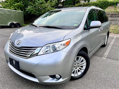 2013 Toyota Sienna XLE 8-Passenger   - Photo 1 - Manassas, VA 20110