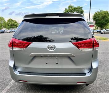 2013 Toyota Sienna XLE 8-Passenger   - Photo 6 - Manassas, VA 20110