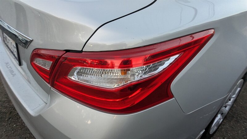 2017 Nissan Altima 2.5 S - Photo 18 - Canyon Country, CA 91351