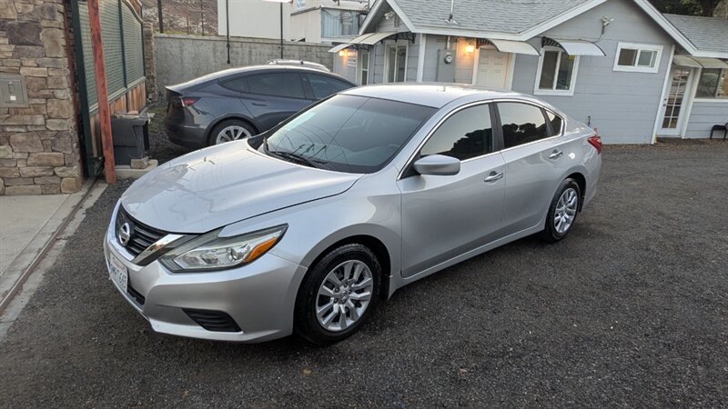 2017 Nissan Altima 2.5 S - Photo 2 - Canyon Country, CA 91351