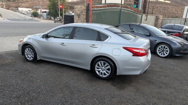 2017 Nissan Altima 2.5 S - Photo 5 - Canyon Country, CA 91351