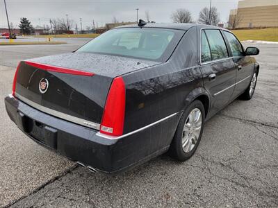 2010 Cadillac DTS Platinum Collection   - Photo 5 - Elyria, OH 44035