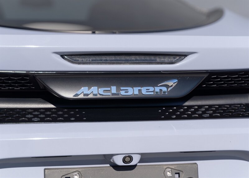 2022 McLaren GT photo