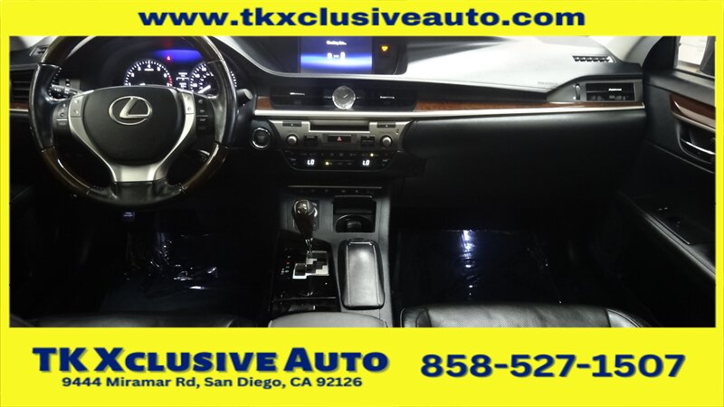 2015 Lexus ES 350 photo