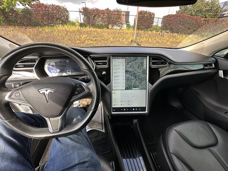 2015 Tesla Model S 70 photo