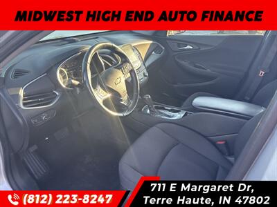 2019 Chevrolet Malibu RS   - Photo 5 - Terre Haute, IN 47802